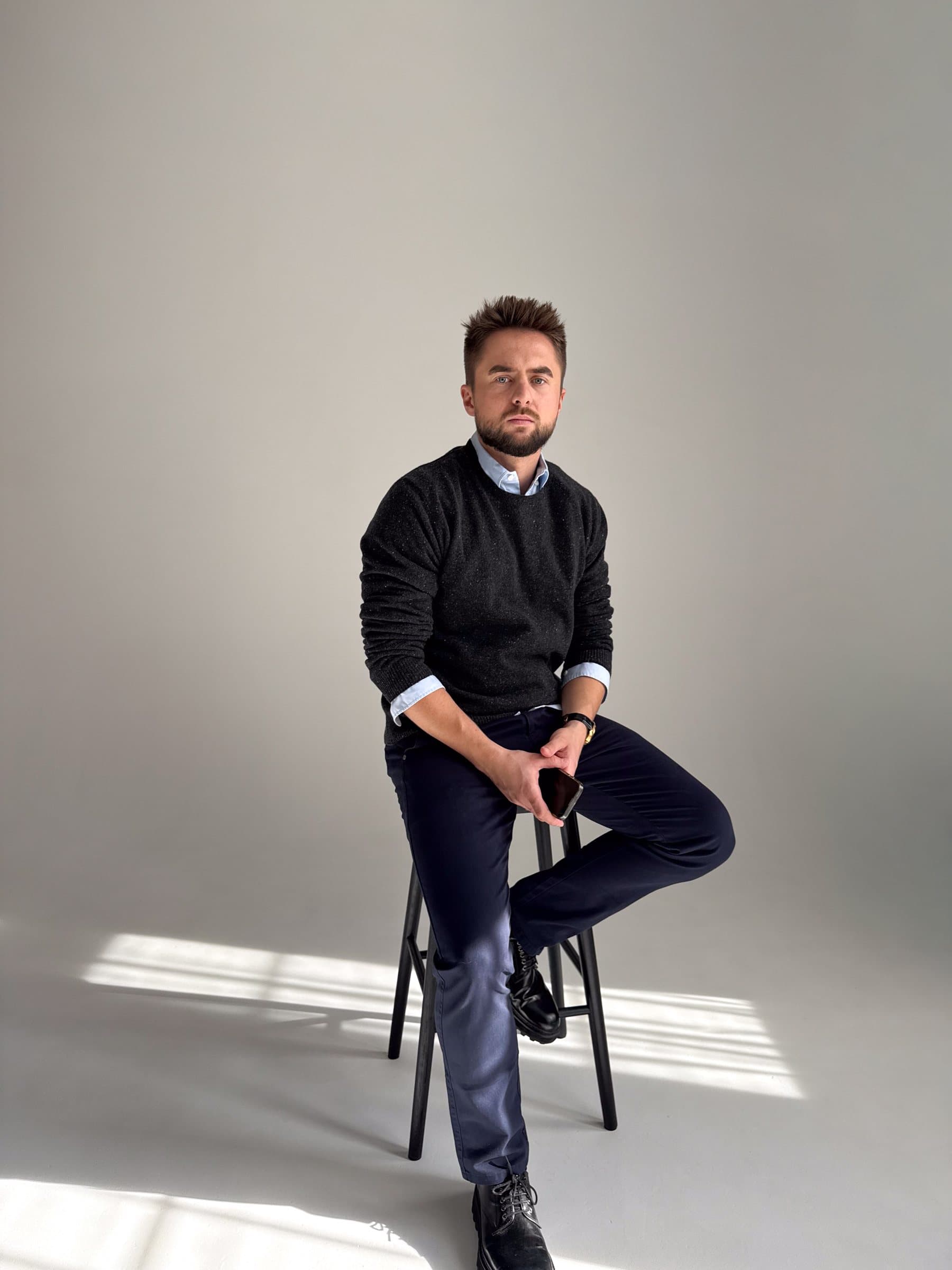 Jakub Owczarek, portret w studiu